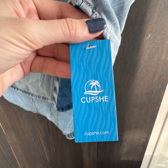 Light Blue Sleeveless Denim Top - Picture 4 of 5